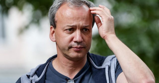 Arkadi Dvorkoviç FİDE prezidenti vəzifəsini DONDURDU