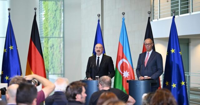Prezident İlham Əliyev və Federal Kansler Fridrix Merts mətbuata bəyanatlarla çıxış ediblər