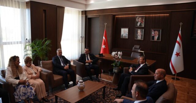 Türk dünyasının nümayəndələri Şimali Kiprin Baş naziri Ünal Üstellə görüşüblər – FOTO