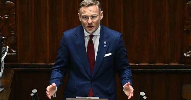 Polşa Prezident Administrasiyasının rəhbəri “Mirotvorets” bazasına DAXİL EDİLDİ Polşa Prezident Administrasiyasının rəhbəri “Mirotvorets” bazasına DAXİL EDİLDİ