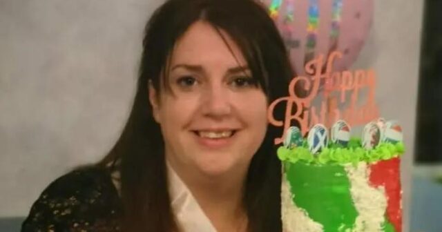 Britaniyada cekpot qazandığını iddia edən qadın lotereya biletini ZİBİLLİYƏ ATIB Britaniyada cekpot qazandığını iddia edən qadın lotereya biletini ZİBİLLİYƏ ATIB