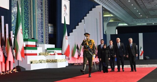 Azərbaycan nümayəndə heyəti Seyid Əli Xameneinin vida mərasimində iştirak edib – FOTO