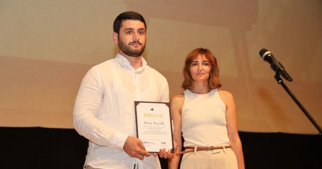 Gənc ssenarist Elvin Məcidlinin ilk tammetrajlı ssenarisi ölkə səviyyəsində mükafatlandırılıb – FOTO Gənc ssenarist Elvin Məcidlinin ilk tammetrajlı ssenarisi ölkə səviyyəsində mükafatlandırılıb – FOTO
