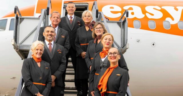 Aviaşirkətdə 50 yaşdan yuxarı stüardessalar İŞƏ GÖTÜRÜLÜR Aviaşirkətdə 50 yaşdan yuxarı stüardessalar İŞƏ GÖTÜRÜLÜR