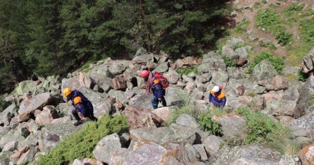 Kabardin-Balkar dağlarında turistlər daş uçqununa DÜŞDÜ: Ölənlər və yaralananlar var