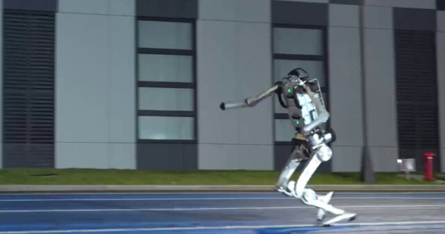 Çində rekordçu robot YARADILDI: “Supermen” saniyədə 12 metr QAÇIR – VİDEO