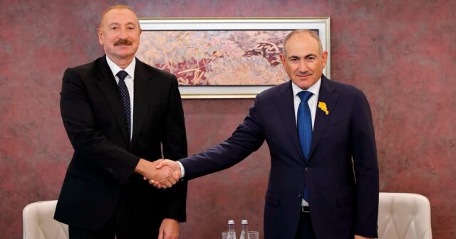 Bişkekdə İlham Əliyevlə Nikol Paşinyan arasında görüş keçirilir
