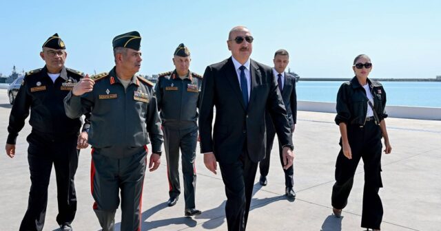 Prezident İlham Əliyev Hərbi Dəniz Qüvvələrində olub – FOTO Prezident İlham Əliyev Hərbi Dəniz Qüvvələrində olub – FOTO