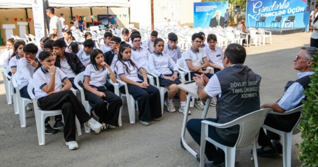 Səyyar Gənclər Xidməti növbəti dayanacağı olan Salyan ilə fəaliyyətinə davam edir – FOTO