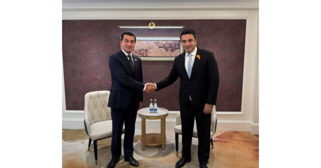 Bişkekdə Hikmət Hacıyev Alen Simonyanla görüşüb