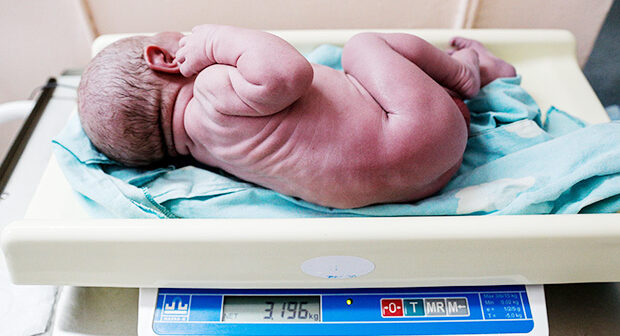 Neonatologiya şöbəsində DƏHŞƏTLİ HADİSƏ: Körpə ağır yanıq xəsarətlərindən ÖLDÜ – FOTOLAR Neonatologiya şöbəsində DƏHŞƏTLİ HADİSƏ: Körpə ağır yanıq xəsarətlərindən ÖLDÜ – FOTOLAR