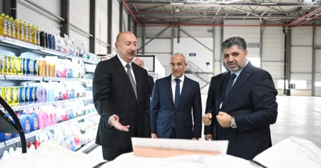 Prezident Qaradağda kağız və gigiyenik məhsulların istehsalı müəssisəsinin açılışında iştirak edib