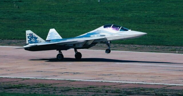 Rusiya Su-57E qırıcısını Misirə xarici çənlər olmadan GÖNDƏRDİ Rusiya Su-57E qırıcısını Misirə xarici çənlər olmadan GÖNDƏRDİ