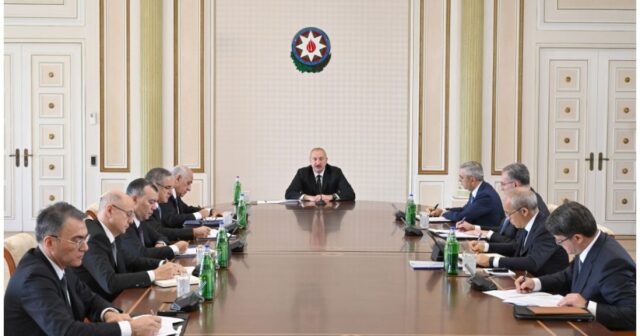 Prezidentin sədrliyi ilə dağ-mədən və metallurgiya sənayesinin inkişafına dair Dövlət Proqramına həsr olunmuş müşavirə keçirilib Prezidentin sədrliyi ilə dağ-mədən və metallurgiya sənayesinin inkişafına dair Dövlət Proqramına həsr olunmuş müşavirə keçirilib