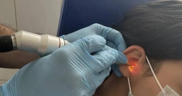 Həkimlər qızın qulağından diri tarakan ÇIXARDI – FOTO