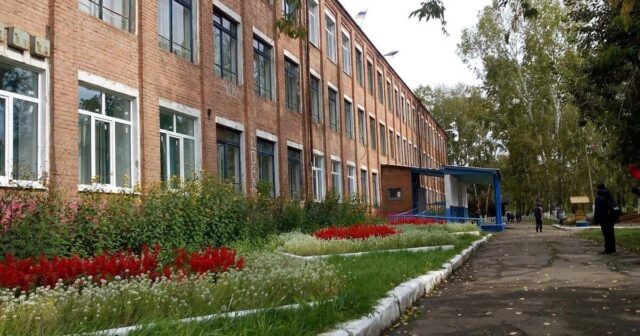 Rusiyada 7-ci sinif şagirdi müəllimə bıçaqla HÜCUM ETDİ