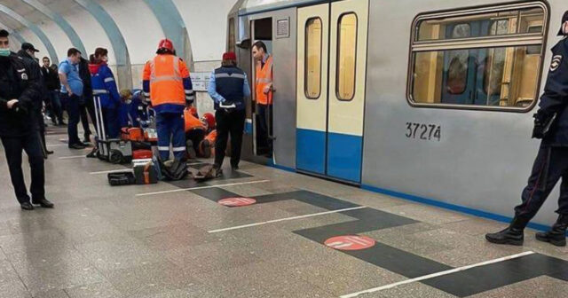 Moskvada bir neçə nəfər elektrik qatarının qarşısına DÜŞDÜ: Ölən var – VİDEO