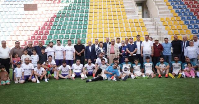 Qərbi Azərbaycanlı gənclər arasında mini-futbol çempionatı keçirildi – FOTOLAR Qərbi Azərbaycanlı gənclər arasında mini-futbol çempionatı keçirildi – FOTOLAR
