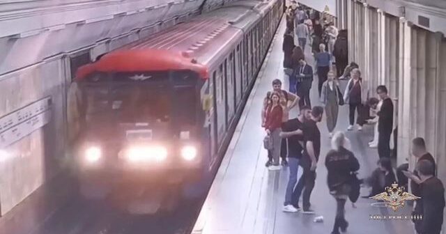 Qara linza taxdığına görə qıza metroda hücum edən kişi SAXLANILDI – VİDEO