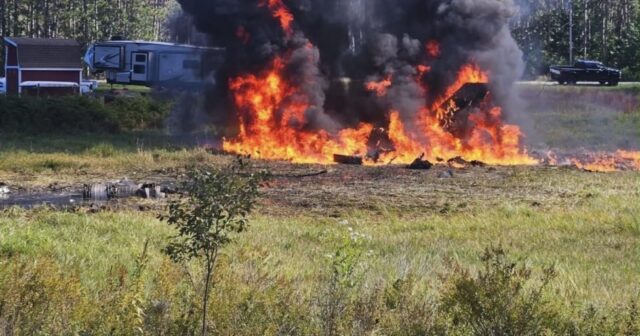ABŞ-də F-16 qırıcısı YERƏ ÇIRPILDI – FOTO ABŞ-də F-16 qırıcısı YERƏ ÇIRPILDI – FOTO