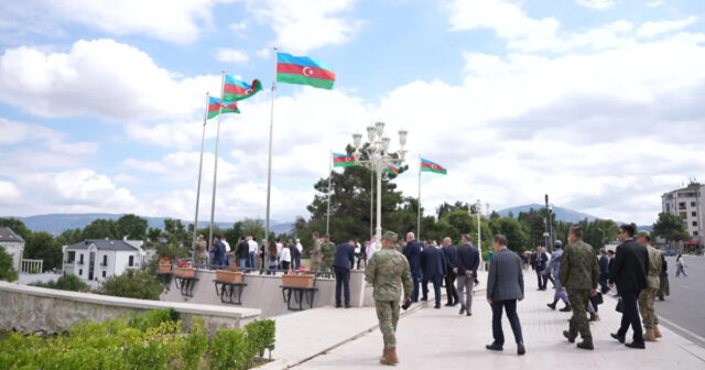 Diplomatik korpus nümayəndələrinin Qarabağ və Şərqi Zəngəzura səfəri mühüm mesajdır – ŞƏRH Diplomatik korpus nümayəndələrinin Qarabağ və Şərqi Zəngəzura səfəri mühüm mesajdır – ŞƏRH