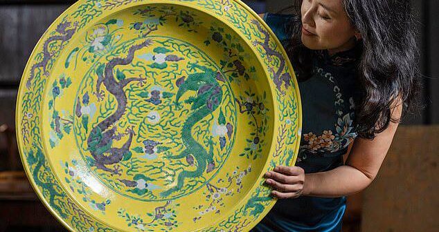 Divanın altından Tsin sülaləsinə aid nadir artefakt TAPILDI – FOTOLAR