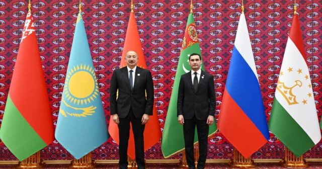 İlham Əliyev Türkmənbaşıda MDB Dövlət Başçıları Şurasının iclasında iştirak üçün “Avaza” Kompleksinə gəlib İlham Əliyev Türkmənbaşıda MDB Dövlət Başçıları Şurasının iclasında iştirak üçün “Avaza” Kompleksinə gəlib