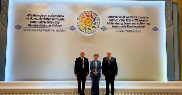 Azərbaycan nümayəndə heyəti Beynəlxalq Qadınlar Dialoqunda təmsil olunub – FOTO
