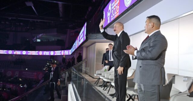 Prezident İlham Əliyev cüdo üzrə dünya çempionatının açılış mərasimini izləyib Prezident İlham Əliyev cüdo üzrə dünya çempionatının açılış mərasimini izləyib