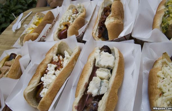 Davosda “kəllə-çarxa” qalxmış qiymətlər…”Hot dog” 43 dollar …