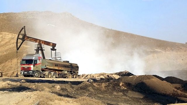 İŞİD-in neftayırma zavodu bombalandı