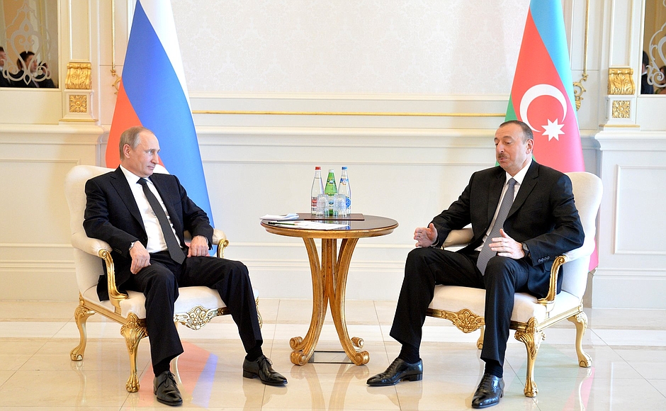 Putin və İlham Əliyev iqamətgahda