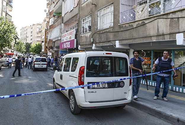 Türkiyədə polislərə növbəti silahlı hücum – 1 şəhid