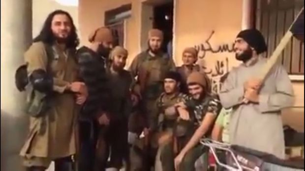 Azərbaycanlı İŞİD-çilərin görüntüləri yayıldı – VİDEO