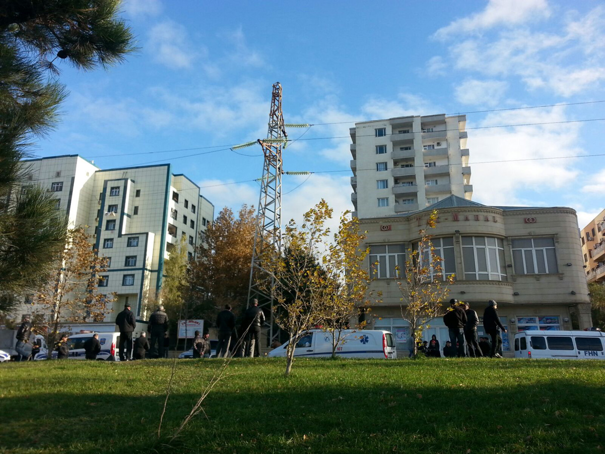 Bakıda səhər saatlarında intihara cəhd olub