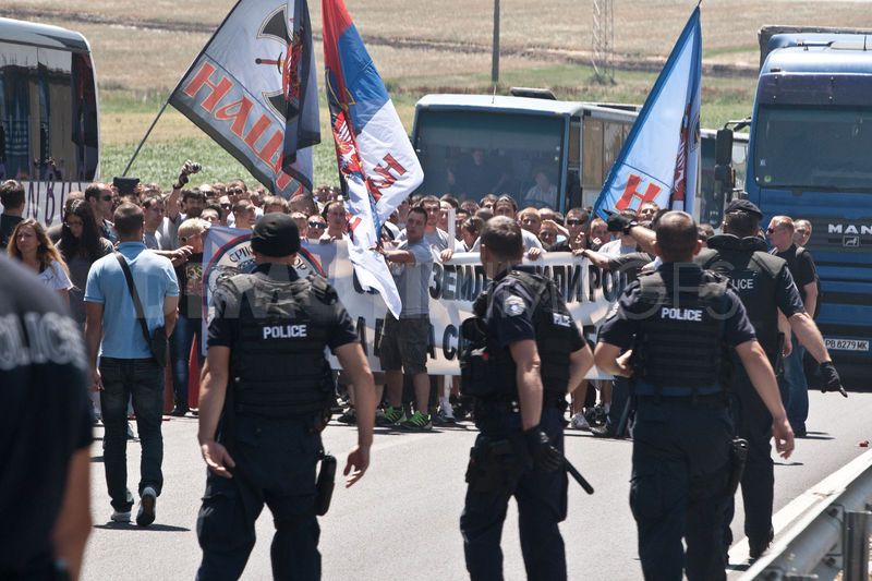 Kosovo qarışdı! Müxaliflər polislə toqquşdu