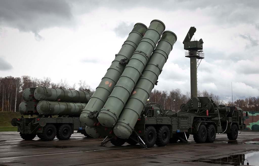 Rusiya Suriyaya S-400 hava müdafiə sistemini yerləşdirir