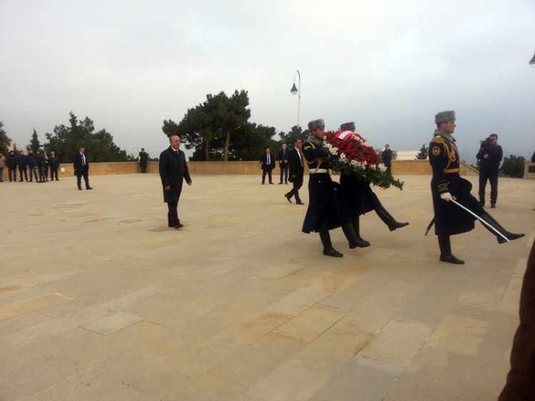 Türkiyə xarici işlər nazirinin Azərbaycana səfəri başlayıb