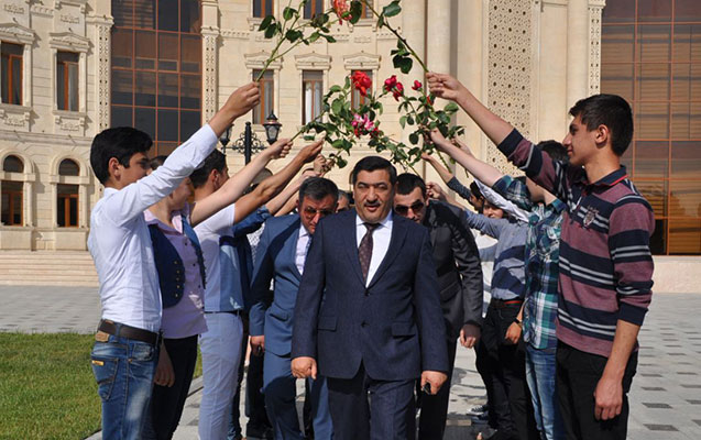 İcra başçısının “topa tutulan“ fotosu haqda – Açıqlama