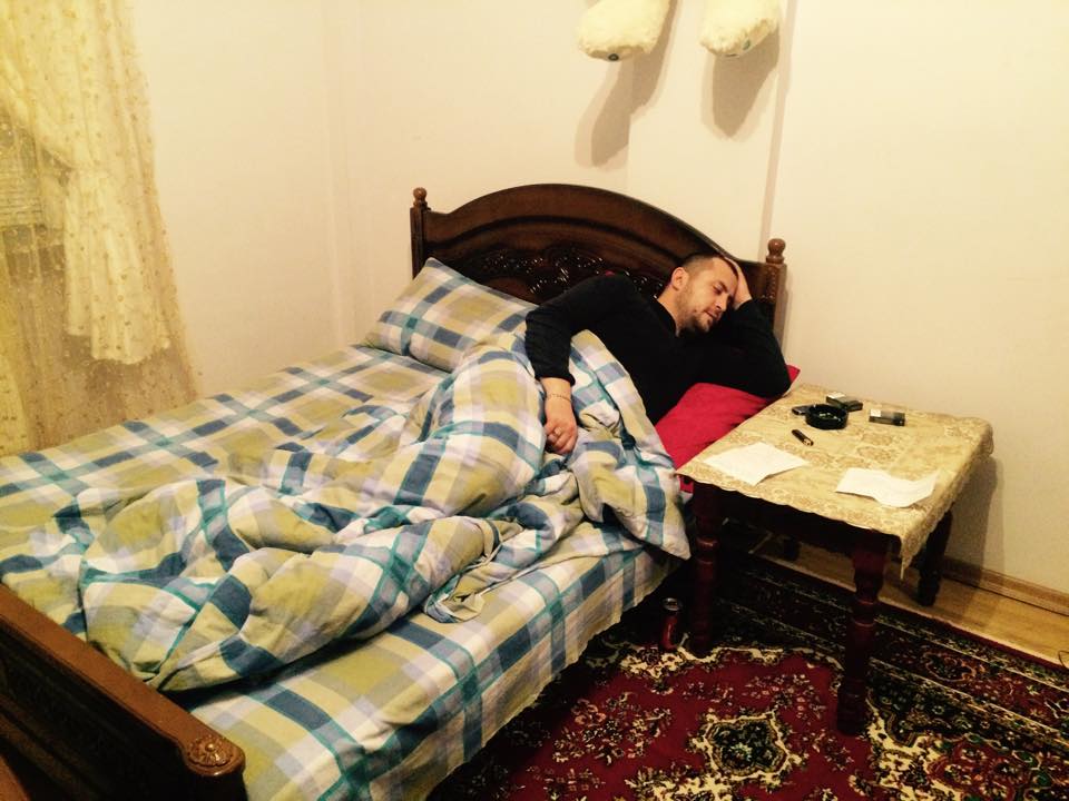 Mübarizin nəşini çiyinlərində vətənə gətirən hərbiçimizin bədəni çürüyür – Foto