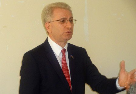 Deputat elmi tədqiqat institutlarının ləğvini istədi: “Lüzumsuzdurlar!”