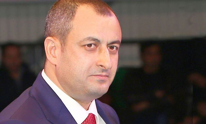 Deputat “Azpetrol”un işçisini döyən qohumundan yazdı