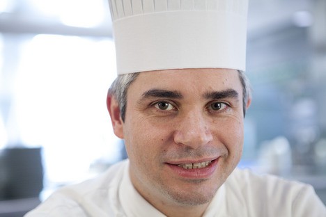 Dünyanın ən yaxşı restoran rəhbəri intihar etdi