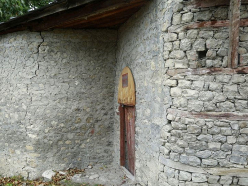 Basqaldakı tarixi hamam dağılır – VİDEO