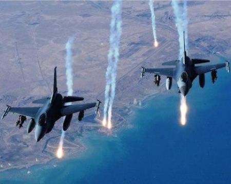 Rusiya aviasiyası İŞİD bazalarını bombaladı