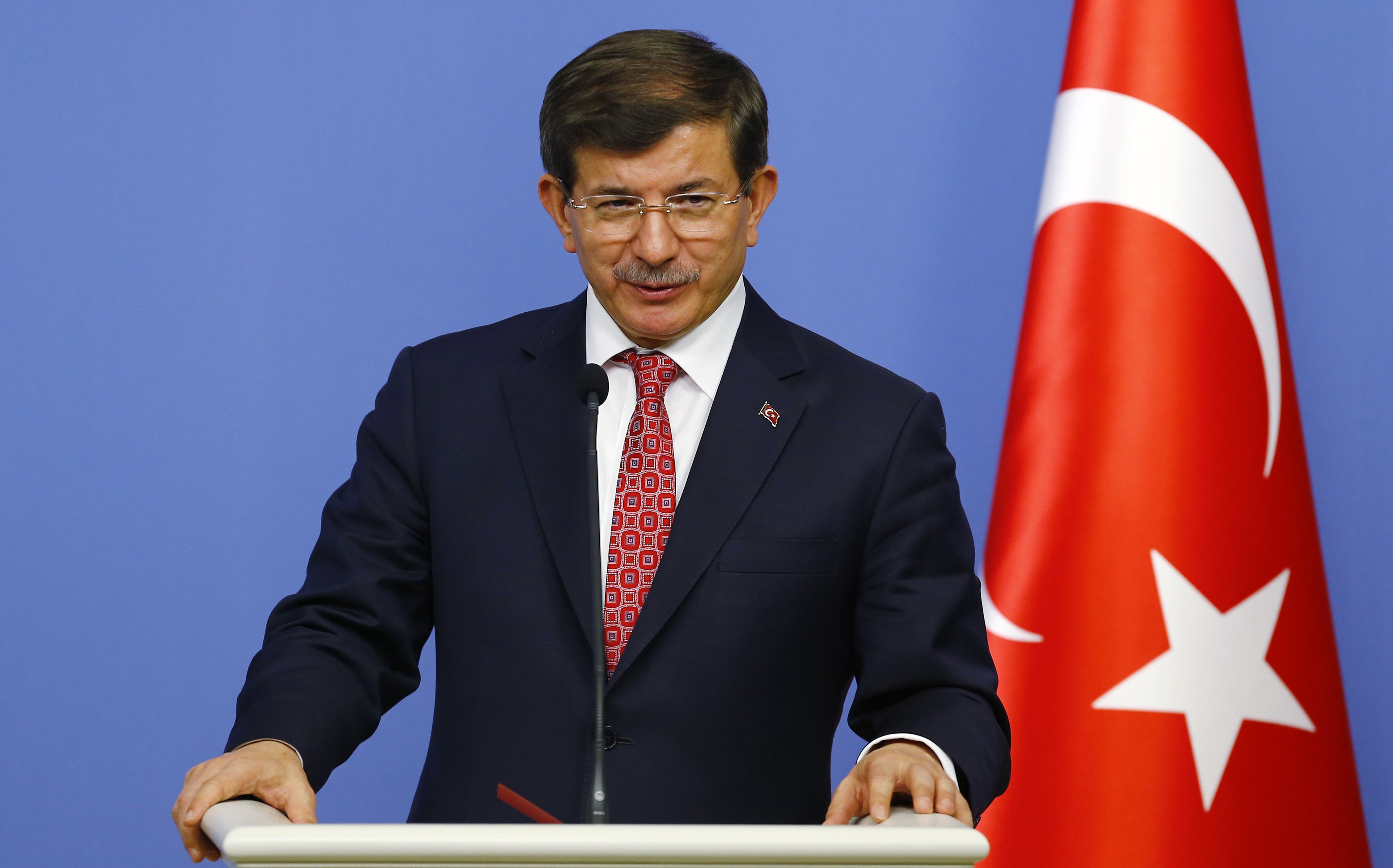 Davudoğlu: Ankara Azərbaycana qarşı yönəldilmiş istənilən təhdidi şəxsi təhdid kimi qəbul edir