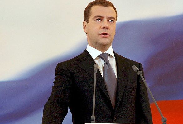 “Münaqişə danışıqlar və kompromislər yolu ilə həll edilməlidir” – Medvedev