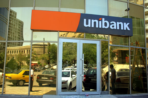 “Unibank”ın işçisindən müştəriyə şok təklif: “Oğurluq bacarmırsansa, orqanını sat”