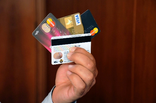 Banklar kredit kartlarının satışını dayandırdı