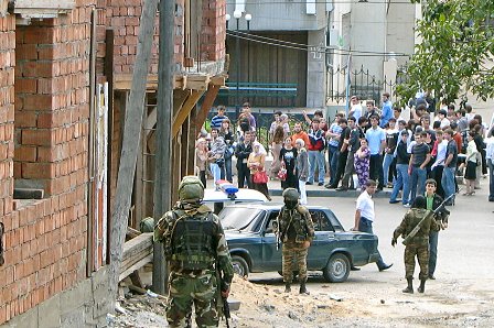 Çeçenistanda terror törədənlərin evləri yandı